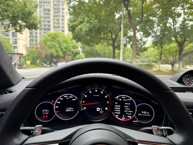 Porsche Panamera 2023 Panamera Executive Long Wheelbase Platinum Edition 2.9T — Фото автомобиля 10