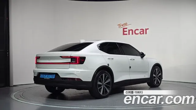 Polestar 2 — Фото автомобиля 2