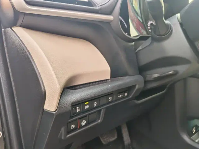 Toyota Sienna — Фото автомобиля 7