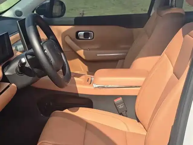 Leapmotor C10 — Фото автомобиля 7