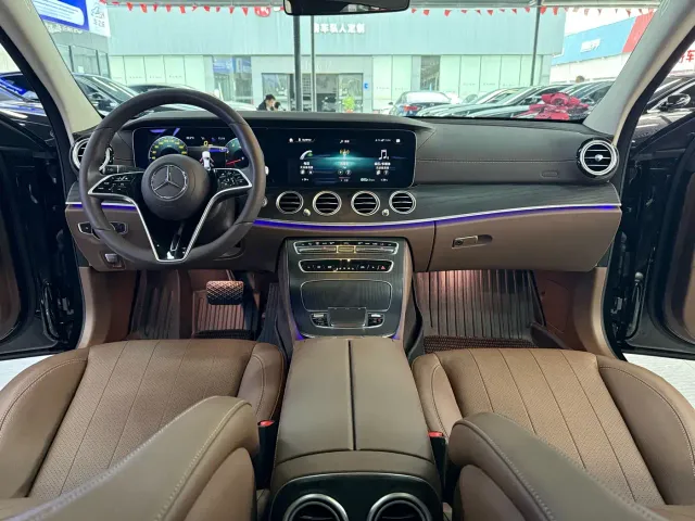 Mercedes-Benz E-Class — Фото автомобиля 9