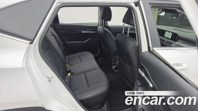 Kia Seltos New — Фото автомобиля 12