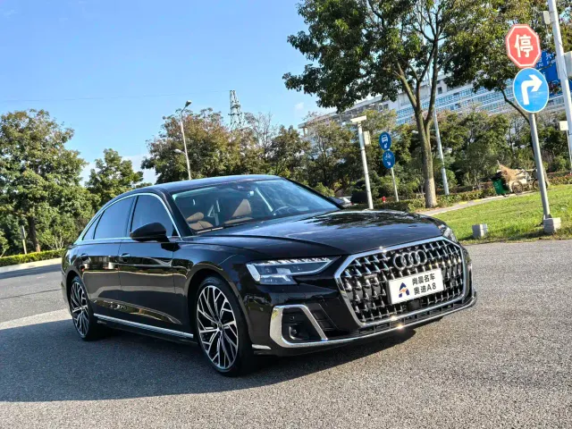 Audi A8 — Фото автомобиля 3