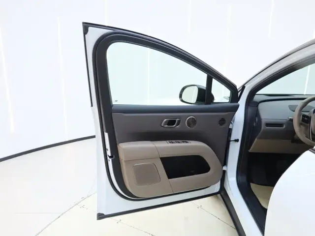 Li Auto i6 — Фото автомобиля 19