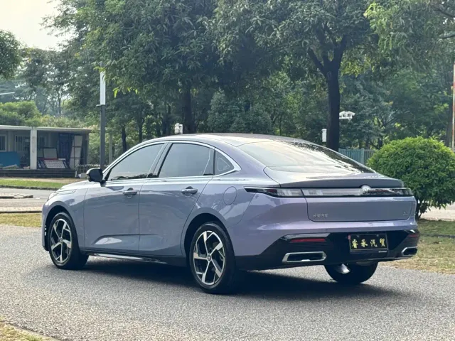 Changan Eado — Фото автомобиля 4