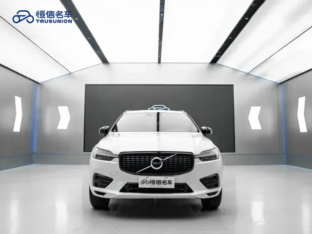 Volvo XC60 — Фото автомобиля 3