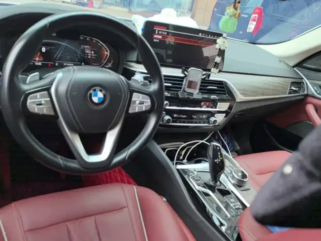 BMW 5 Series — Фото автомобиля 12