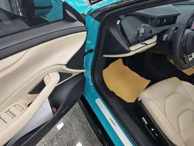 Xiaomi SU7 — Фото автомобиля 15