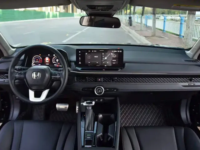 Honda Accord 2025 260TURBO Luxury Edition — Фото автомобиля 5