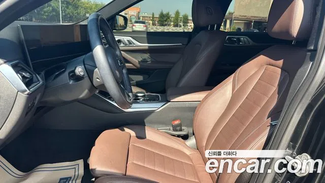 BMW i4 — Фото автомобиля 12