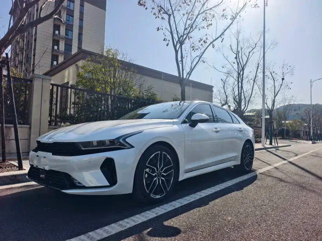 Фотография автомобиля — Kia K5
