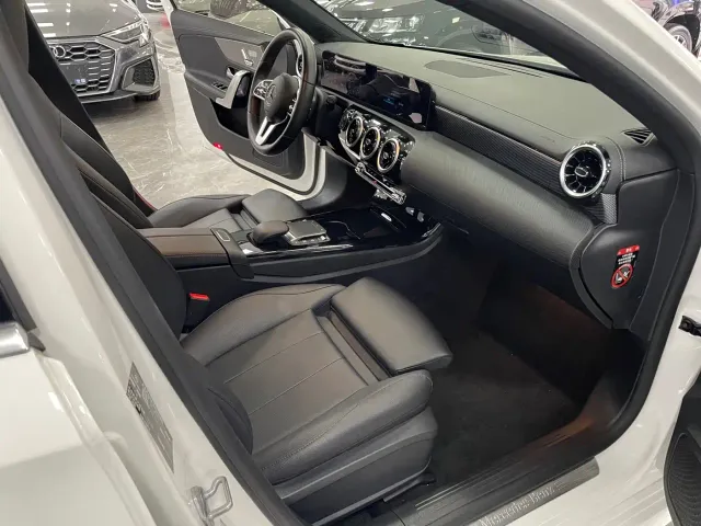 Mercedes-Benz A-Class — Фото автомобиля 8