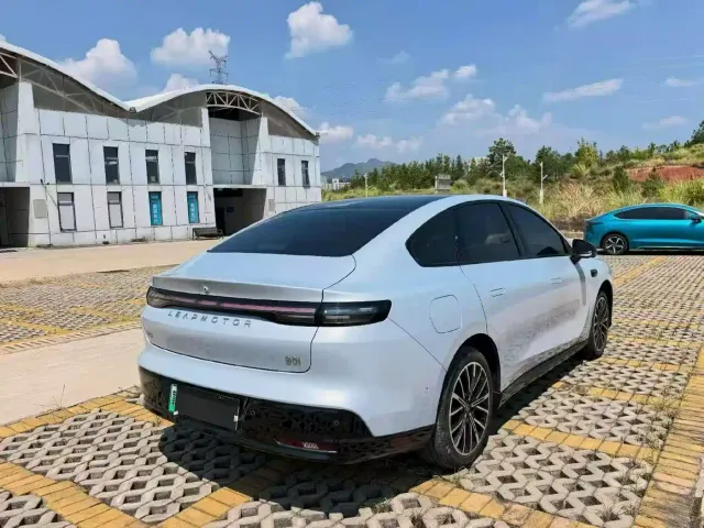 Leapmotor B01 — Фото автомобиля 6