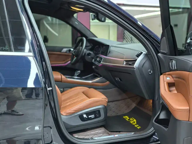 BMW X7 — Фото автомобиля 12