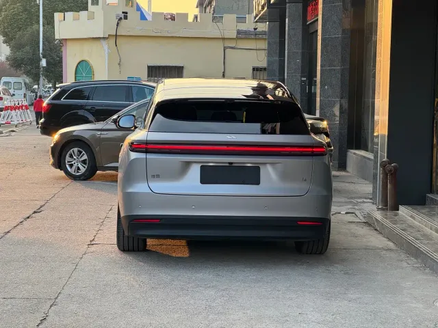 Li Auto i6 — Фото автомобиля 7