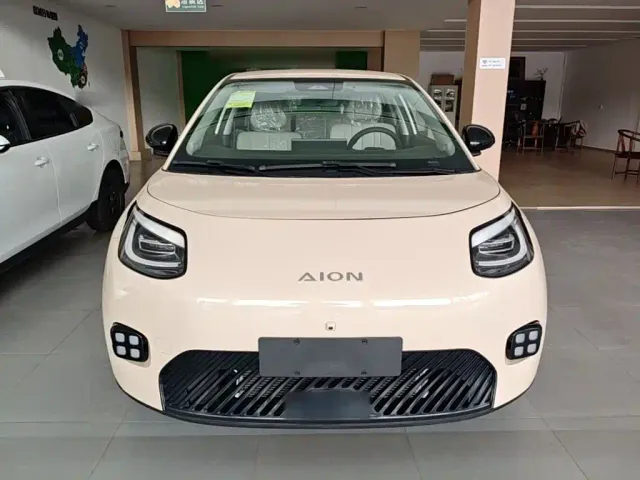 GAC Aion UT — Фото автомобиля 2