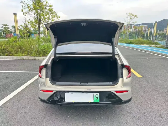 Wuling Starlight — Фото автомобиля 17
