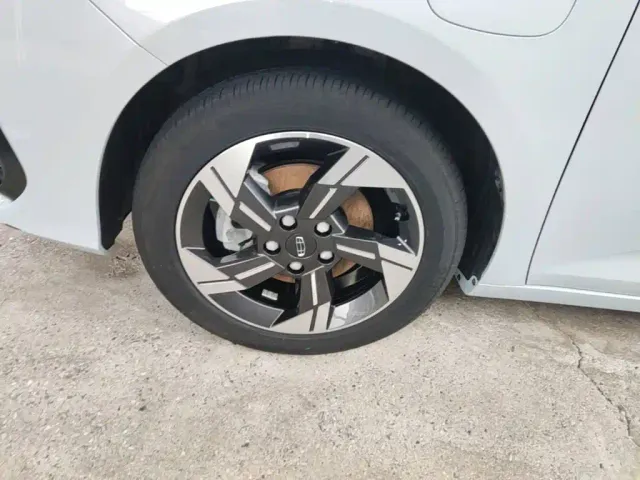 Geely Emgrand L — Фото автомобиля 21