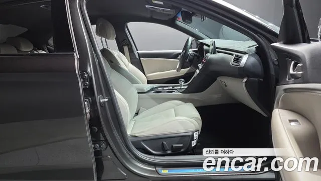 Genesis G70 New — Фото автомобиля 16