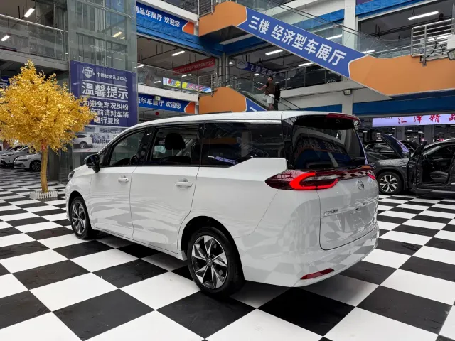 GAC Trumpchi M6 — Фото автомобиля 7