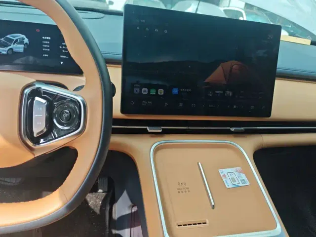 Geely Galaxy Starship 7 EM-i — Фото автомобиля 9