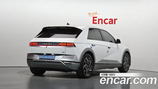 Hyundai Ioniq 5 — Фото автомобиля 2