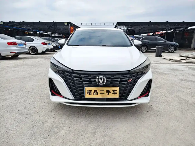 Changan Eado — Фото автомобиля 2