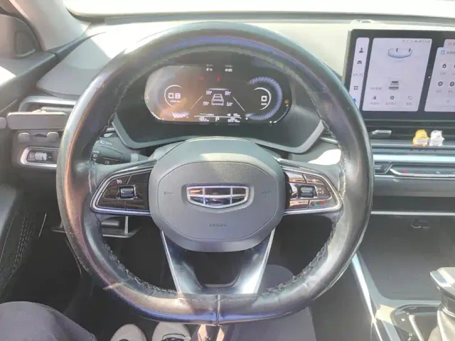 Geely Emgrand — Фото автомобиля 15
