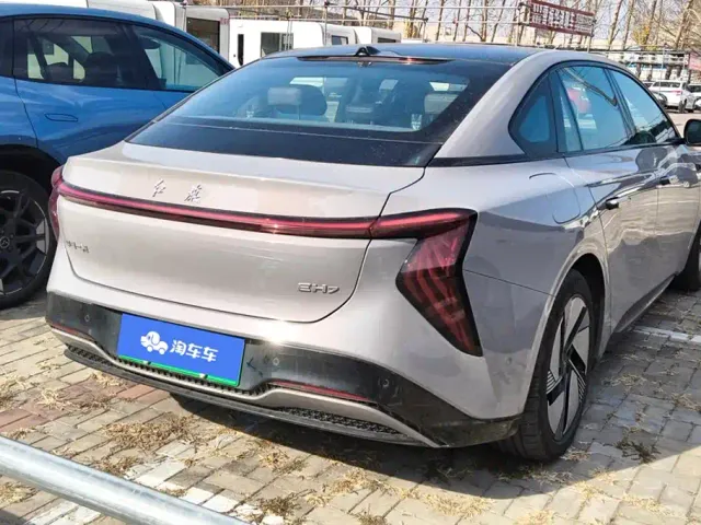 Hongqi EH7 — Фото автомобиля 3