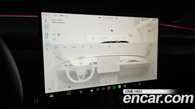 Tesla Model 3 — Фото автомобиля 9