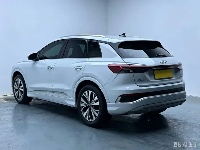 Audi Q4 e-tron — Фото автомобиля 4