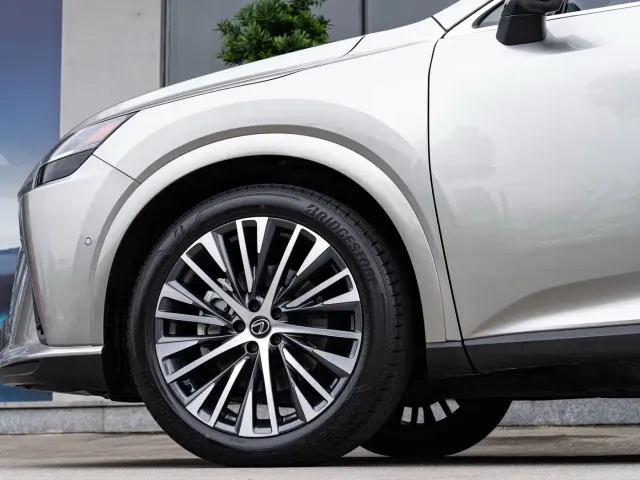Lexus RX — Фото автомобиля 8