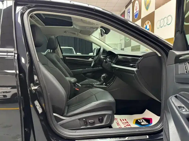 Volkswagen Passat — Фото автомобиля 10