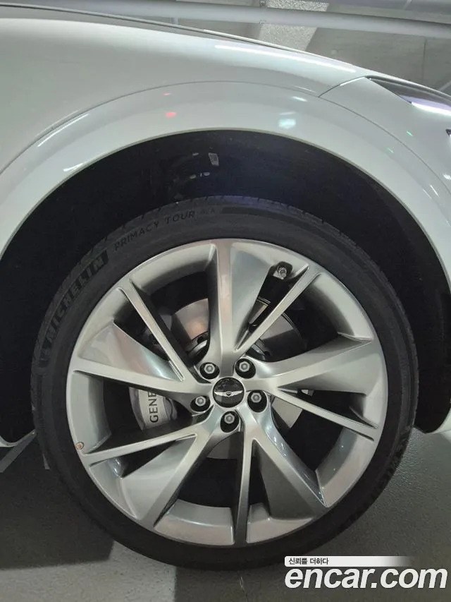 Genesis GV70 — Фото автомобиля 5