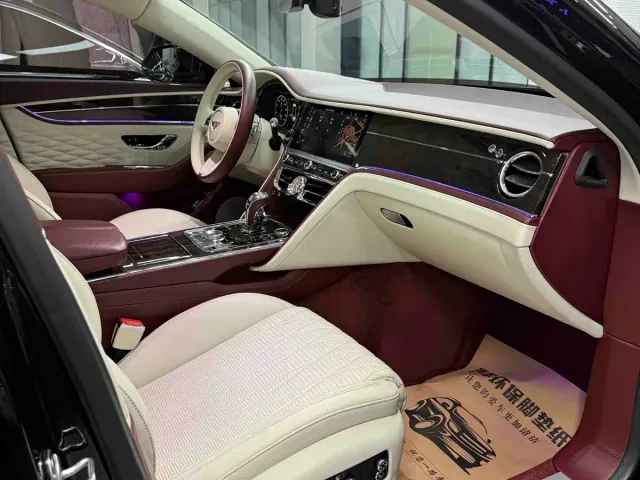 Bentley Flying Spur — Фото автомобиля 16