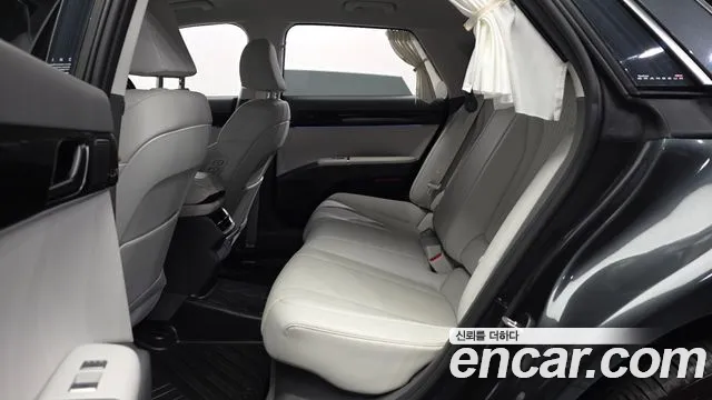 Hyundai Grandeur GN7 — Фото автомобиля 16