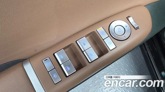Hyundai Grandeur Grandeur (GN7) 2.5 Бензин 2WD — Фото автомобиля 26