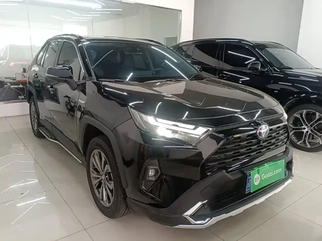 Toyota RAV4 — Фото автомобиля 3