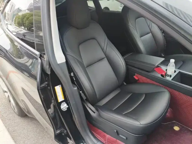 Tesla Model Y — Фото автомобиля 24