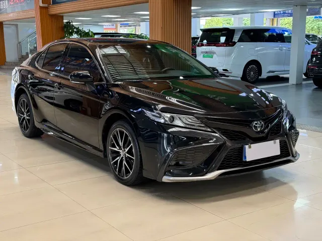 Toyota Camry — Фото автомобиля 3
