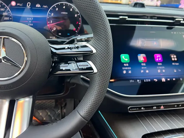 Mercedes-Benz E-Class — Фото автомобиля 13