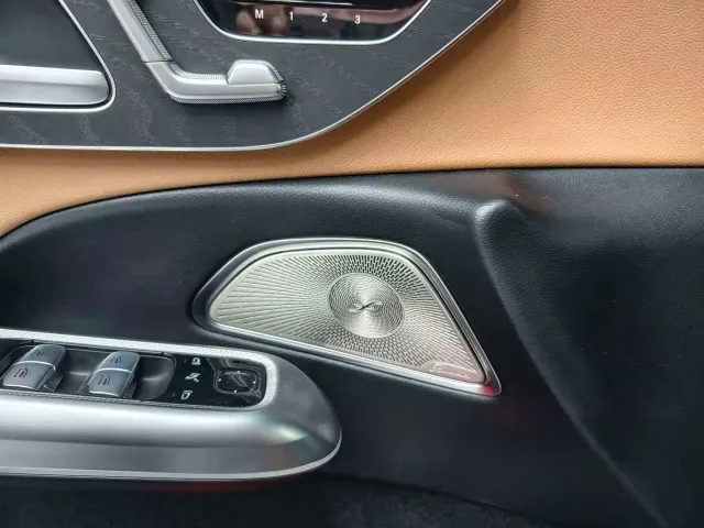 Mercedes-Benz E-Class — Фото автомобиля 8