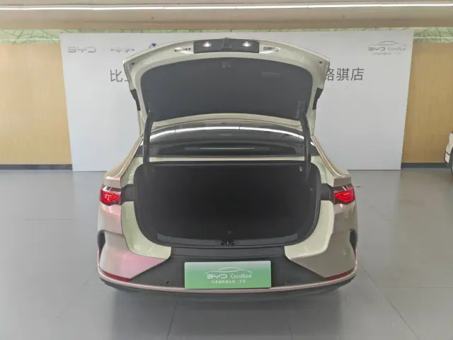 BYD Qin L — Фото автомобиля 7
