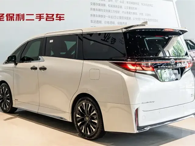 Toyota Vellfire — Фото автомобиля 3
