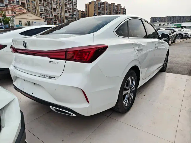 Changan Eado — Фото автомобиля 14