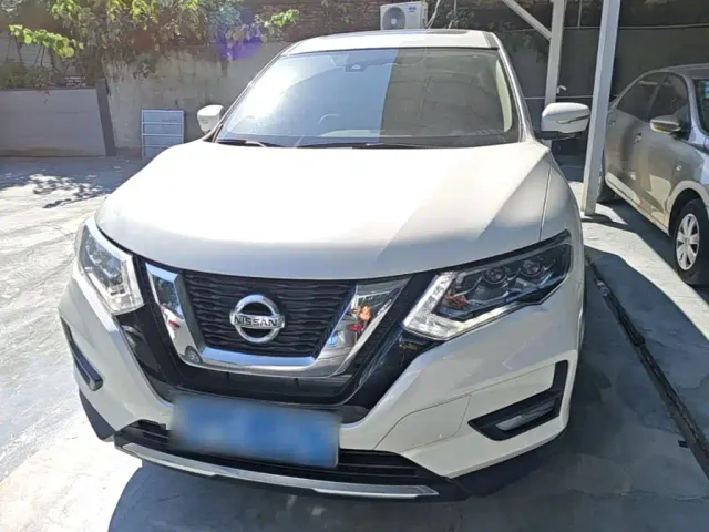 Nissan X-Trail — Фото автомобиля 2