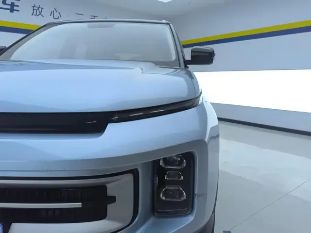 Geely ICON — Фото автомобиля 5