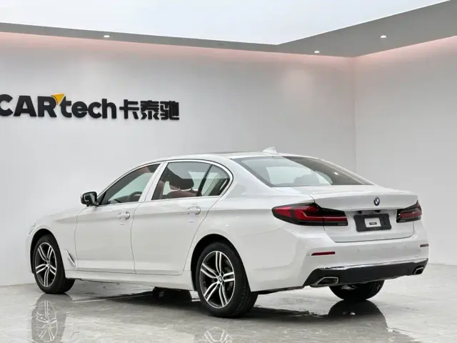 BMW 5 Series — Фото автомобиля 3