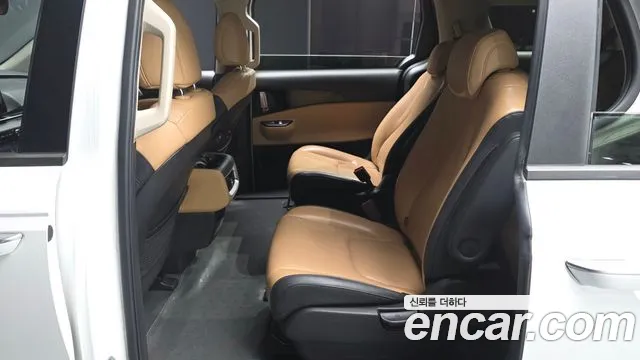 Kia Carnival Generation 4 — Фото автомобиля 11