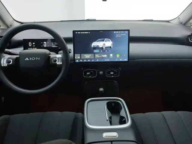 GAC Aion UT — Фото автомобиля 12